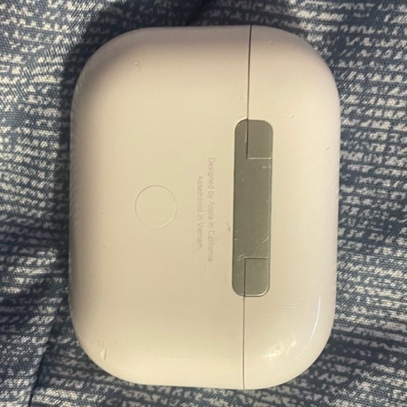 AirPod Pros Gen 2 - Picture 3 of 4